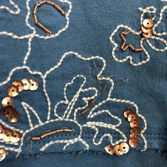 NWT Anthropologie Akemi + Kin Hildie Sequined top floral embroidered chambray - Picture 5 of 15